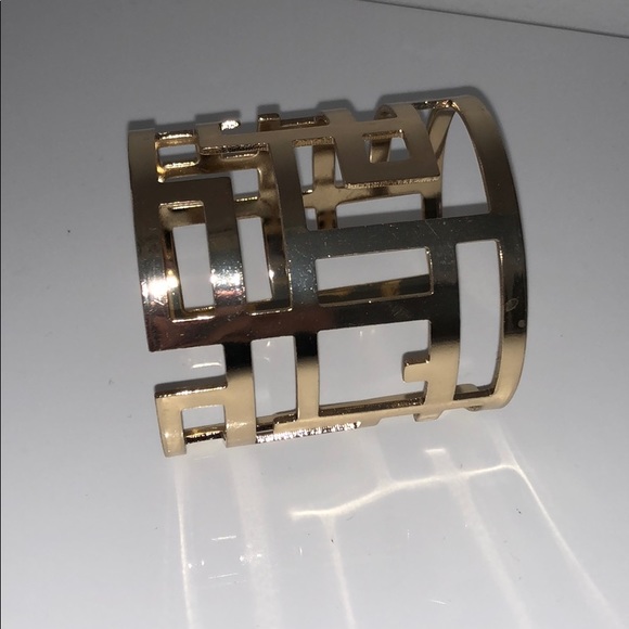 GOLD ABSTRACT CUFF BRACELET - Picture 3 of 4